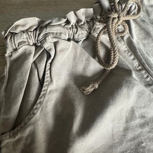 XiRena Wesley Short Dark Sand Khaki M - Picture 5 of 13